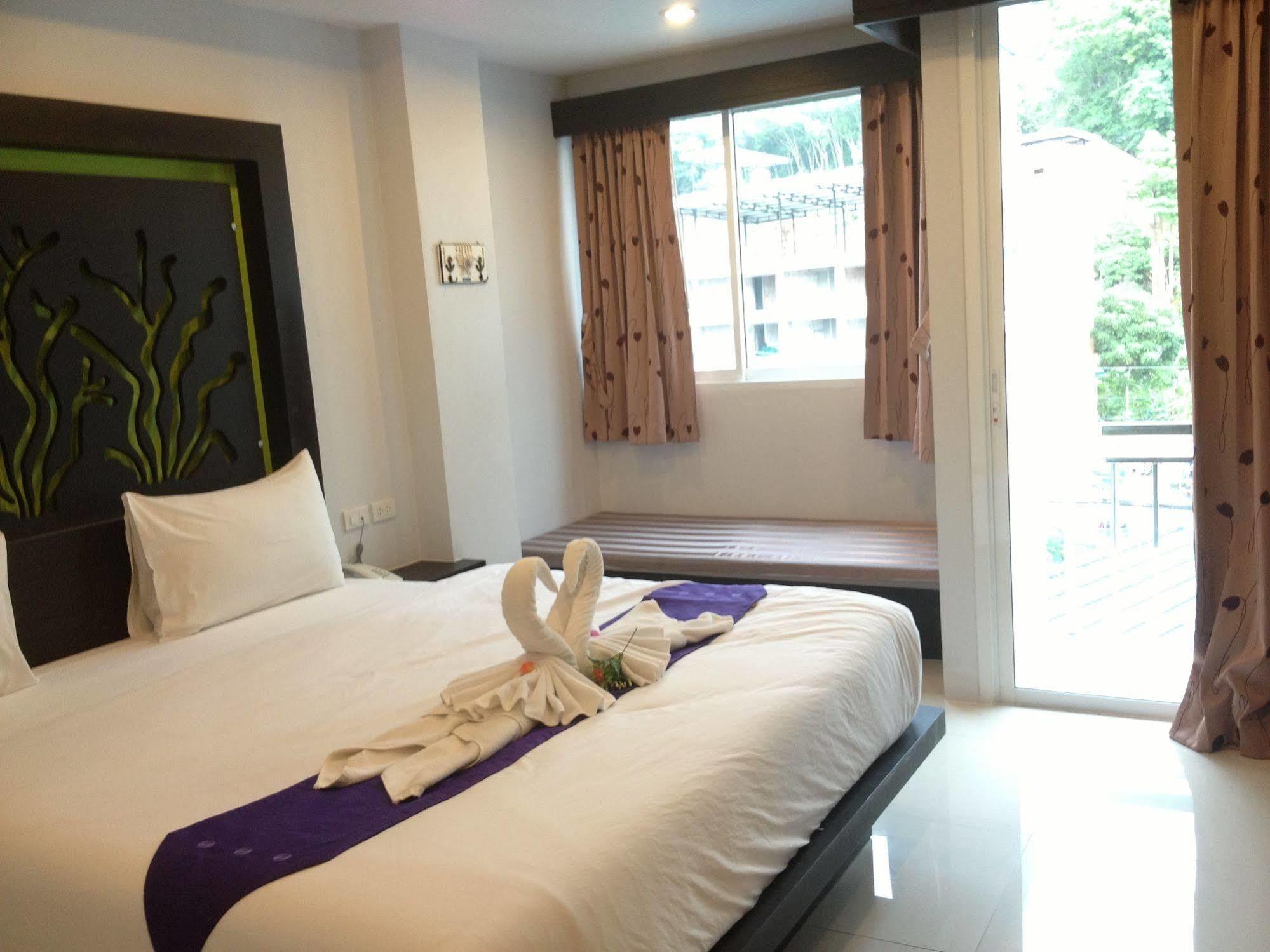 The Silk Hill Hotel Patong Exterior foto
